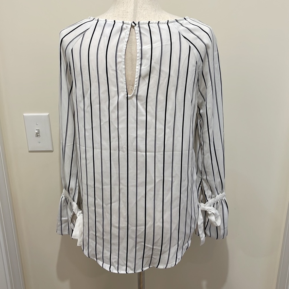 Black and white striped blouse - Picture 3 of 3